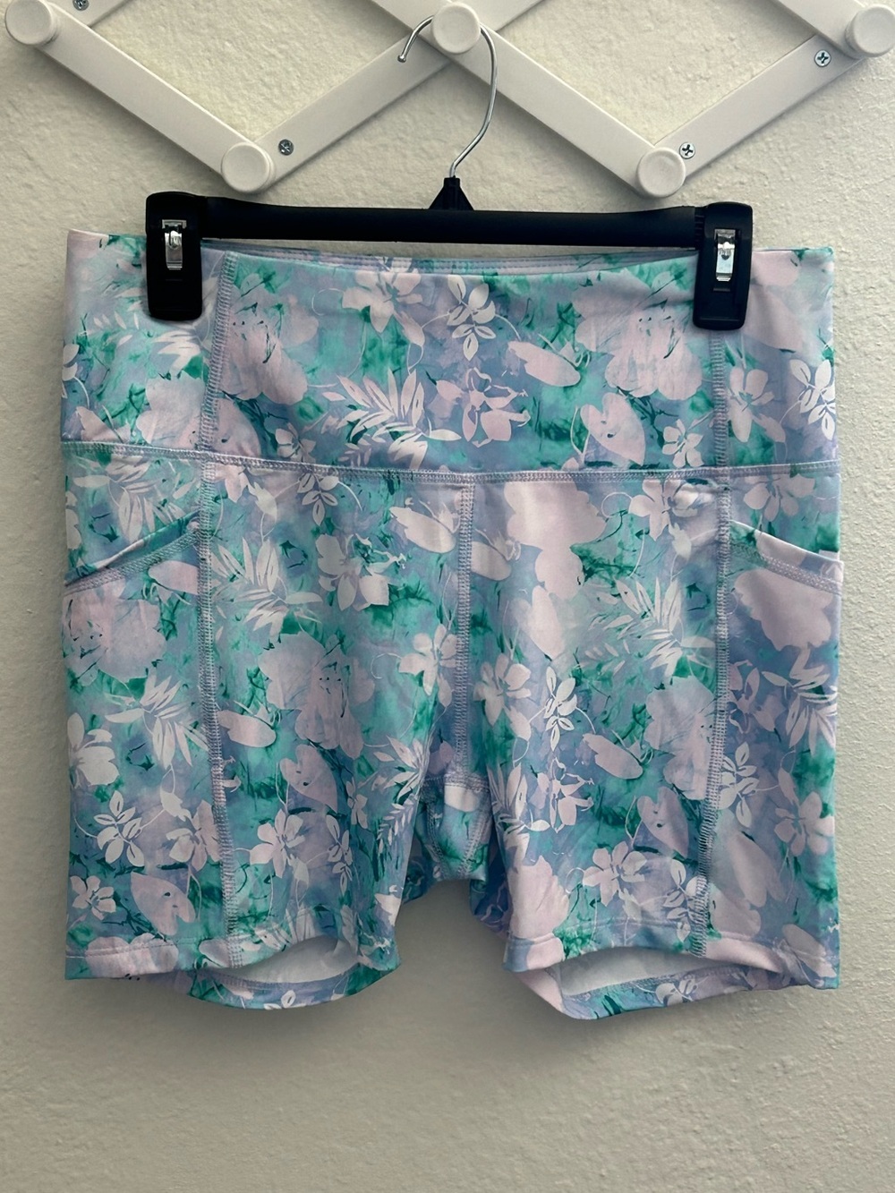 Sendara Floral Biker Shorts Size Large